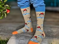 Apple Arrow Shot Socks from the Sock Panda (Adult Large - Shoe Sizes 8-13) video