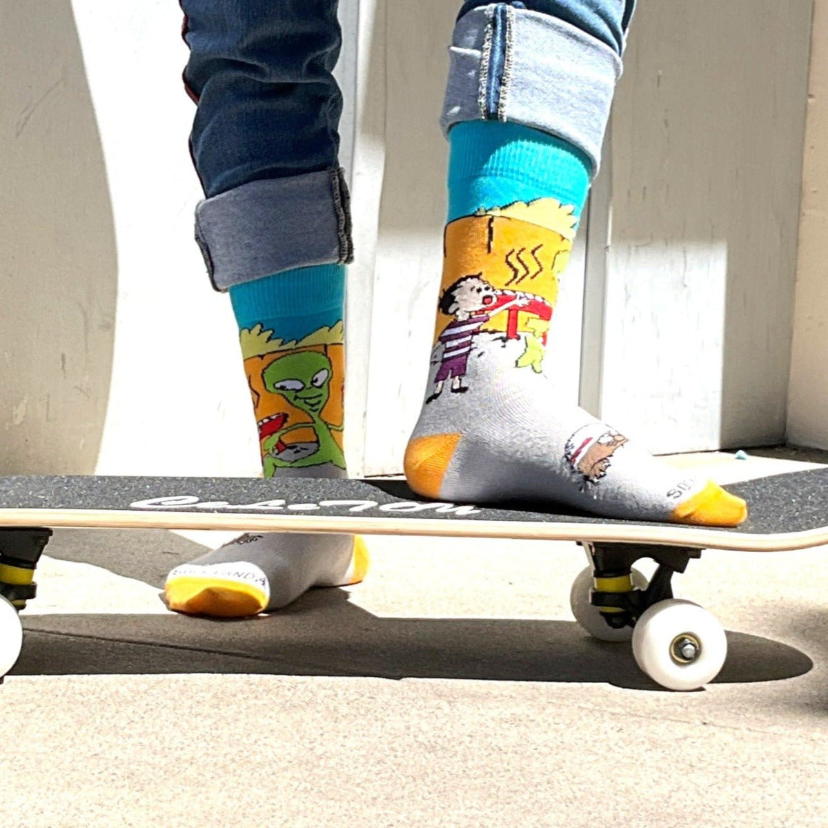 Alien Stealing a Hamburger at a BBQ Socks from the Sock Panda (Adult Small - Shoe Sizes 2 - 5)